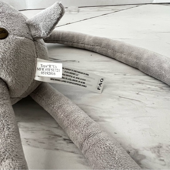 FAO Schwartz Long Sliding Adjustable Arms & Legs Elephant Plush 18" Toys "R" - Picture 11 of 12